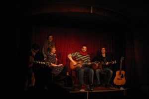 (Fast) alle versammelt:vlnr: Guru, Anna, Loretta, Moritz, Josh