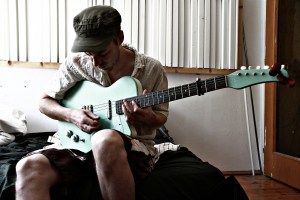 Josh und eine Danelektro